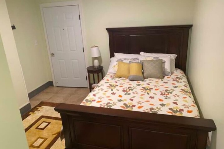 Room 18 of 32