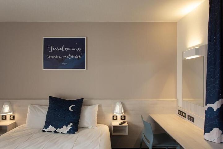 Room 15 of 32
