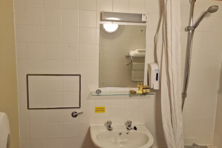 Room 41 of 83