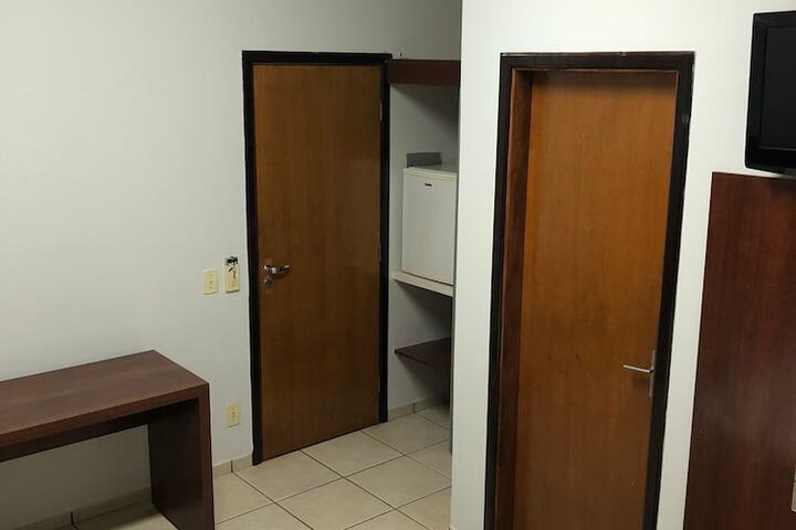 Room 5 of 12
