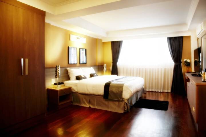 Room 8 of 31