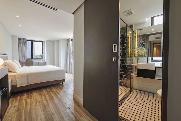 J-Hotel by Dorsett