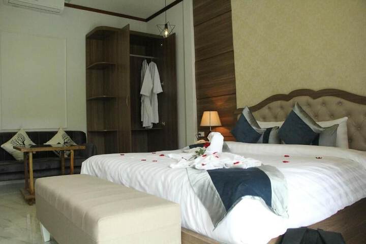Room 21 of 38