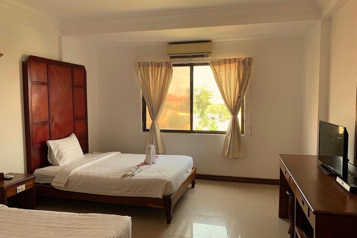 Samros Khmer Villa