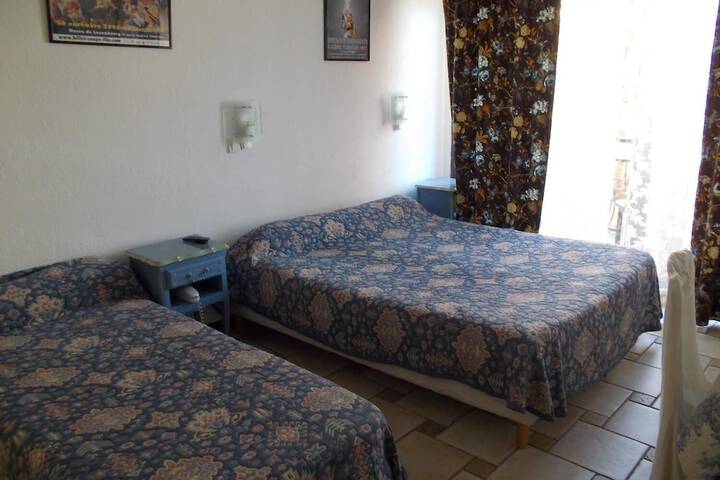 Room 9 of 46