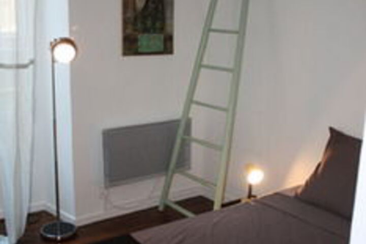 Room 6 of 13