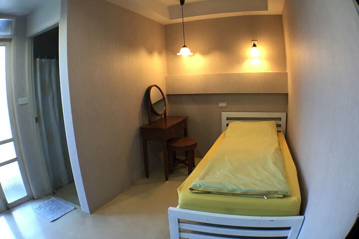 Room 17 of 71