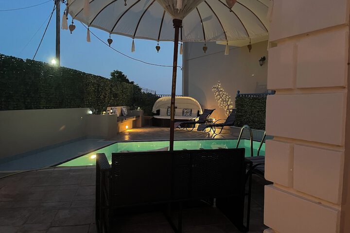 Pool 52 of 71