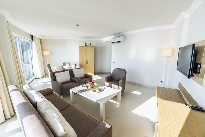 Room 14 of 95