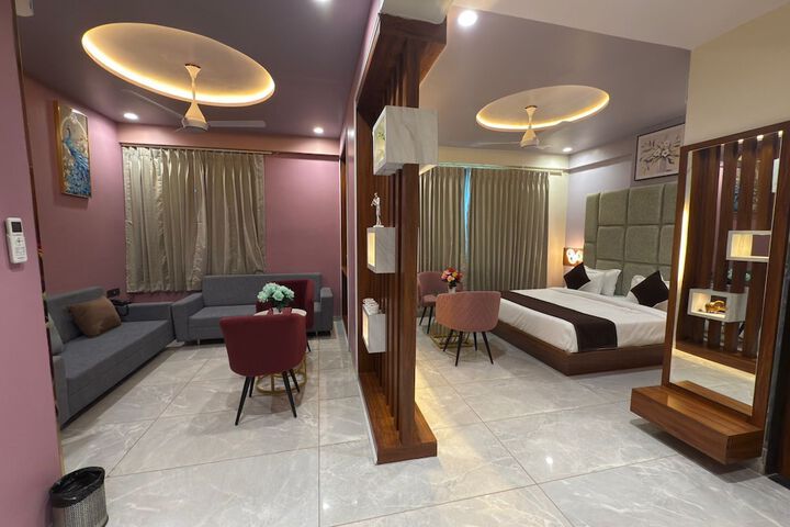 Room 6 of 6
