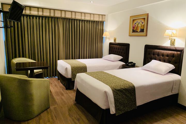 Room 5 of 42