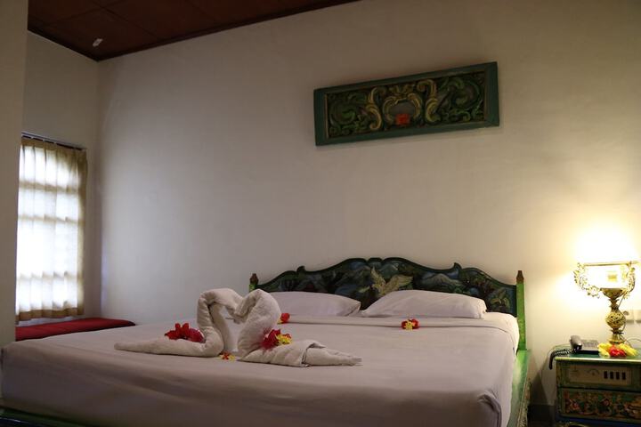 Room 13 of 81