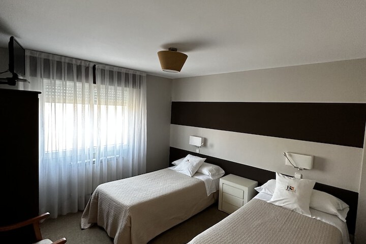 Room 12 of 62