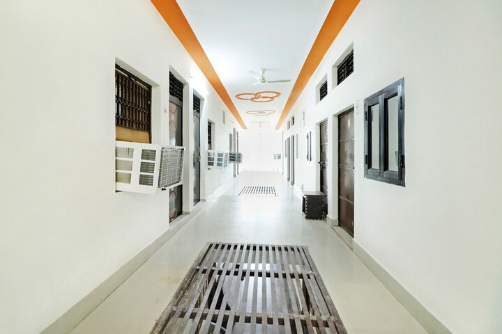 OYO 38558 Shri Govind Dham