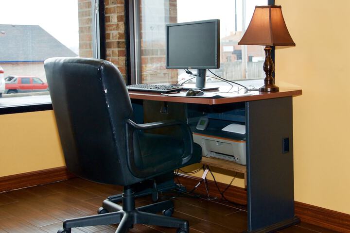 Business Center 43 of 46