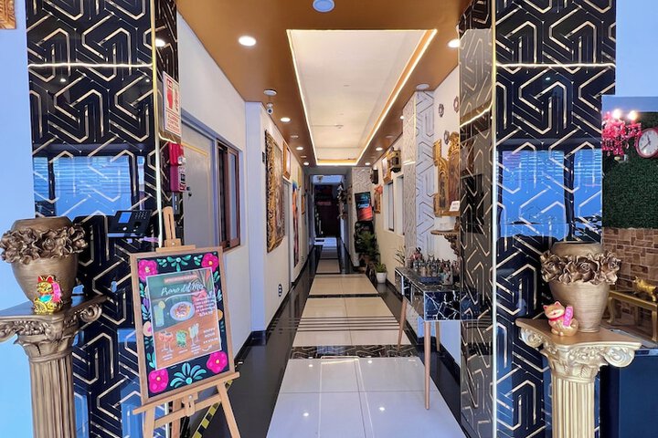 Ballroom/Hall 80 of 81