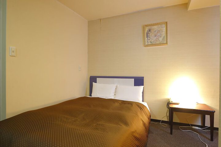 Room 3 of 46