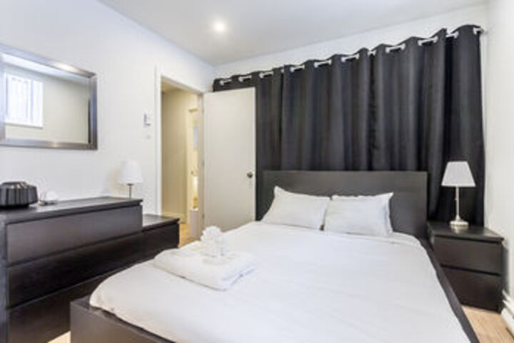 Room 9 of 24
