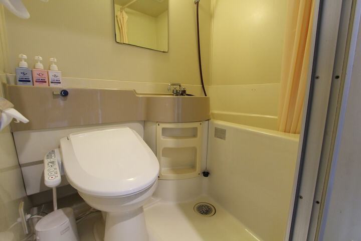 Room 15 of 19