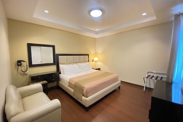 Room 11 of 49