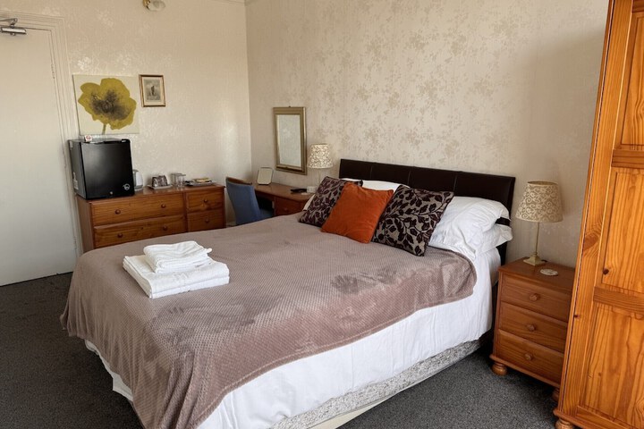 Room 5 of 35