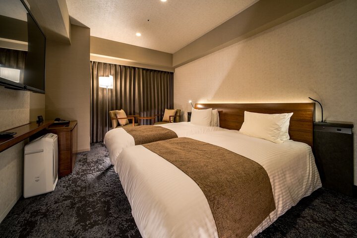 Room 10 of 73