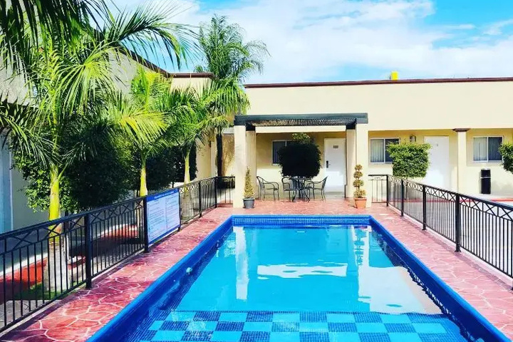 Pool 7 of 10