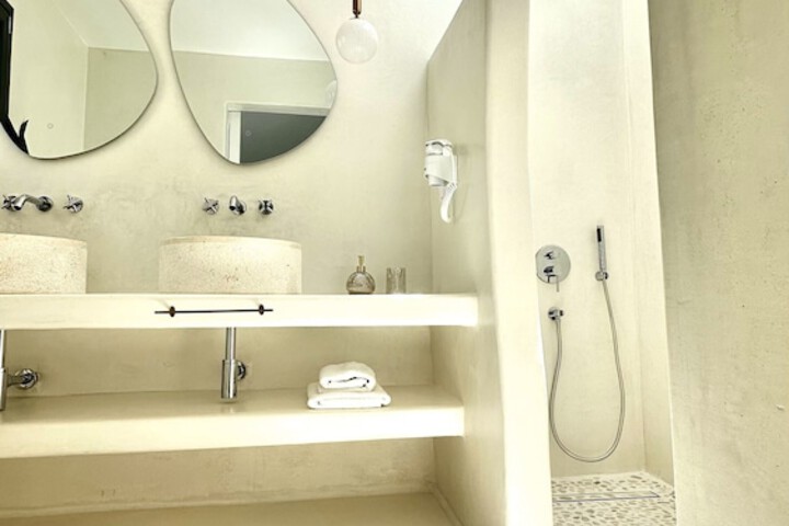 Room 45 of 98