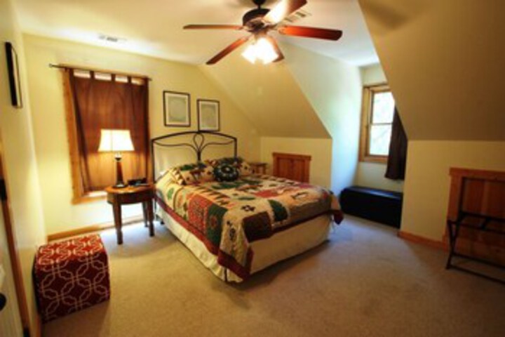 Room 23 of 28