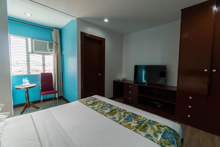 Room 28 of 64