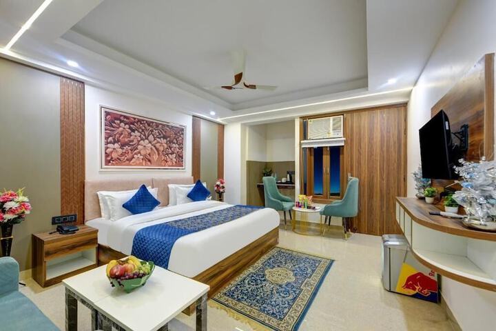Room 10 of 23