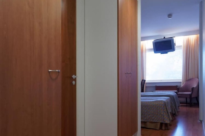 Room 12 of 29