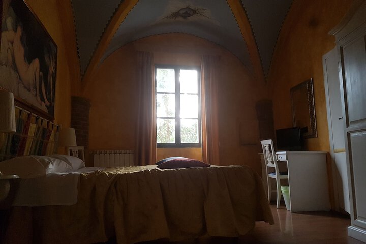 Room 11 of 50
