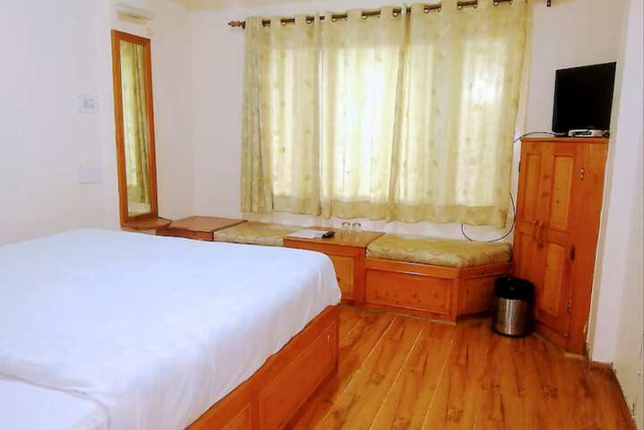 Room 12 of 31