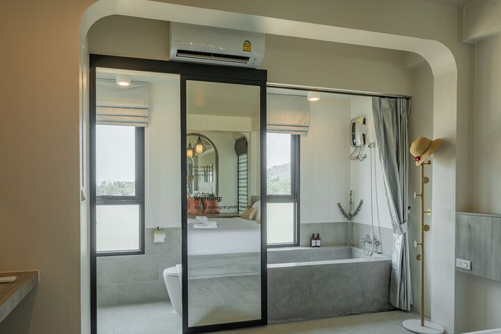 Room 60 of 90