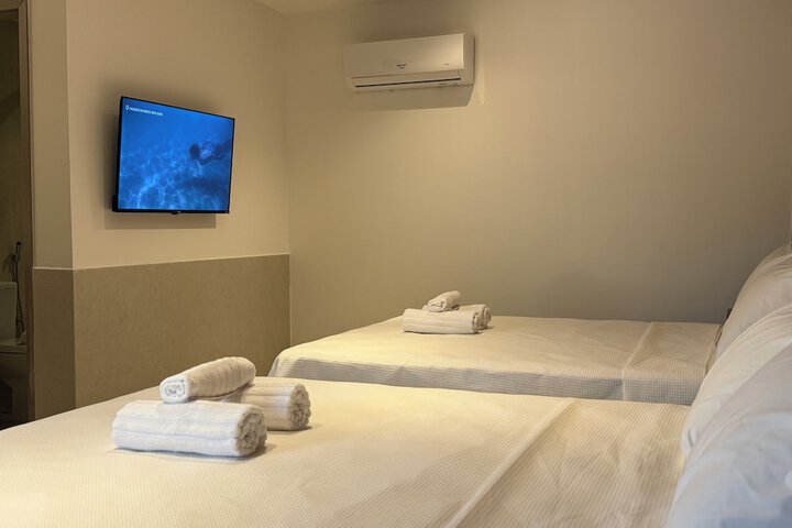 Room 6 of 82
