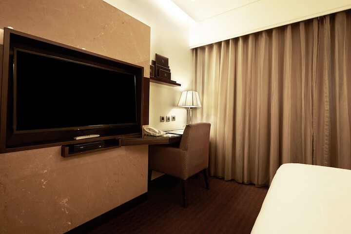 Room 13 of 52