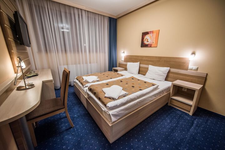 Room 7 of 39