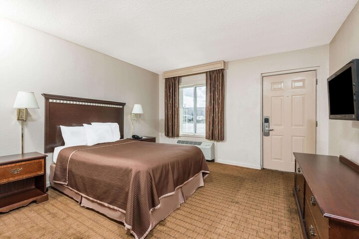2 Double Beds (5 of 7)