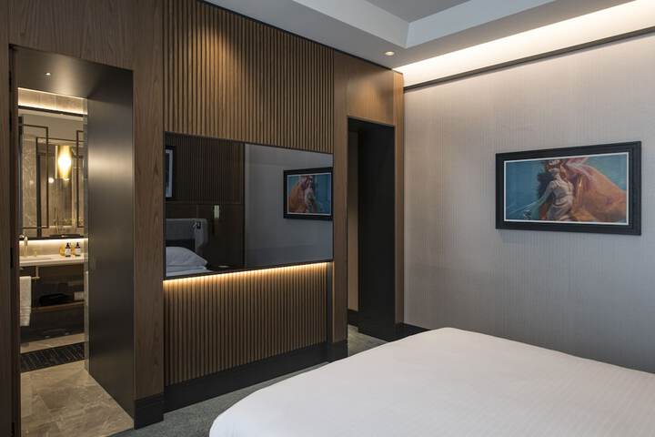 Room 14 of 131
