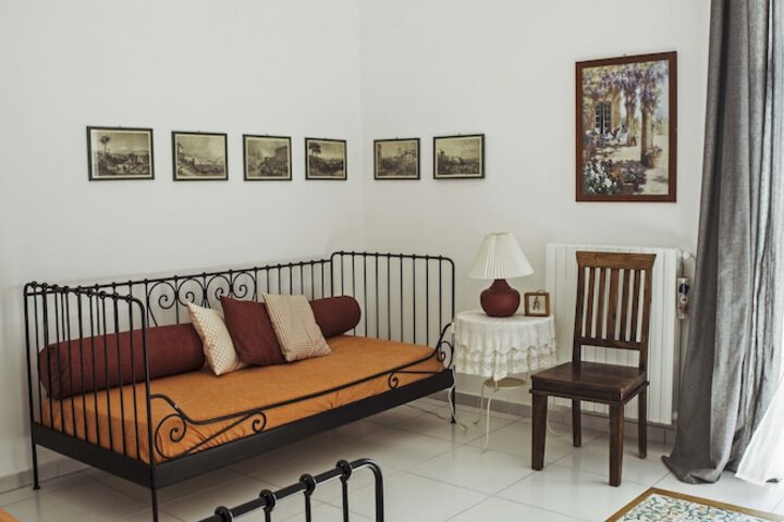 Room 11 of 24