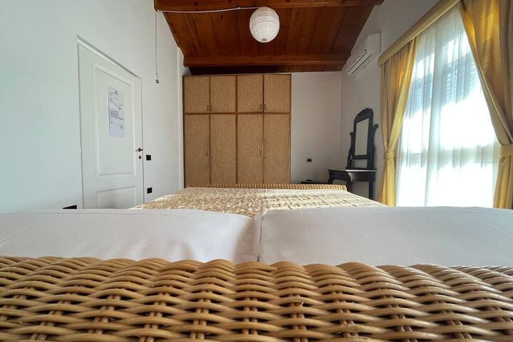 Room 18 of 73