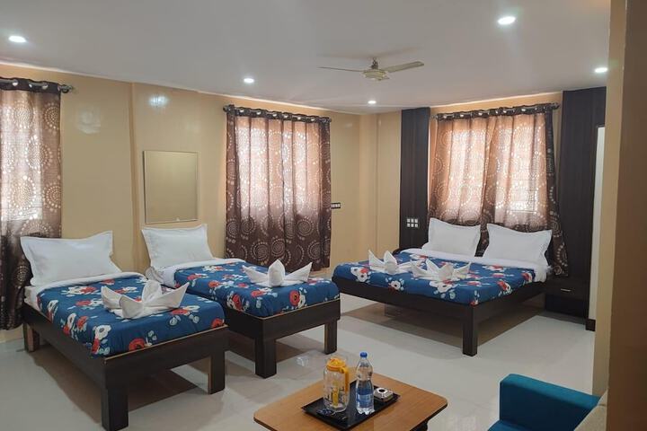 Room 7 of 11