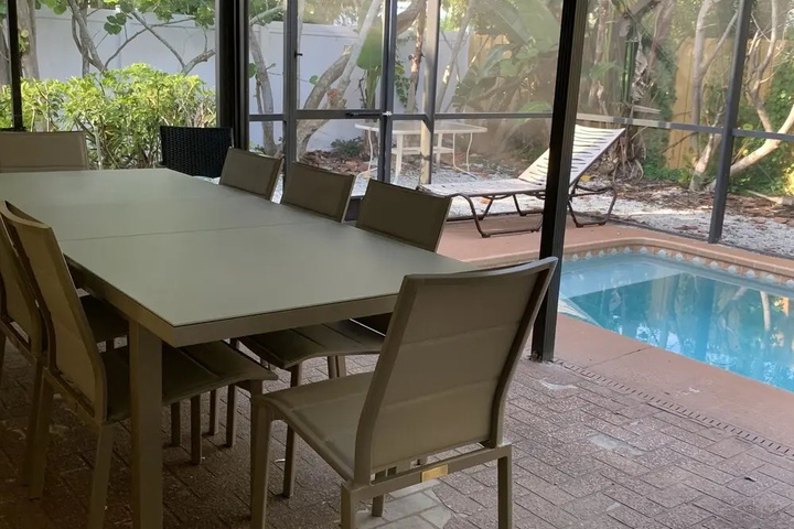 Image of Coastal Breeze - a Weekly Rental 4 Bedroom Home by RedAwning