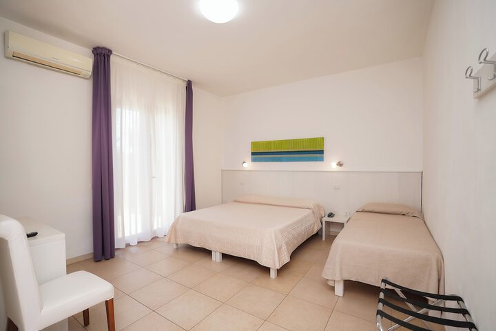 Room 17 of 46