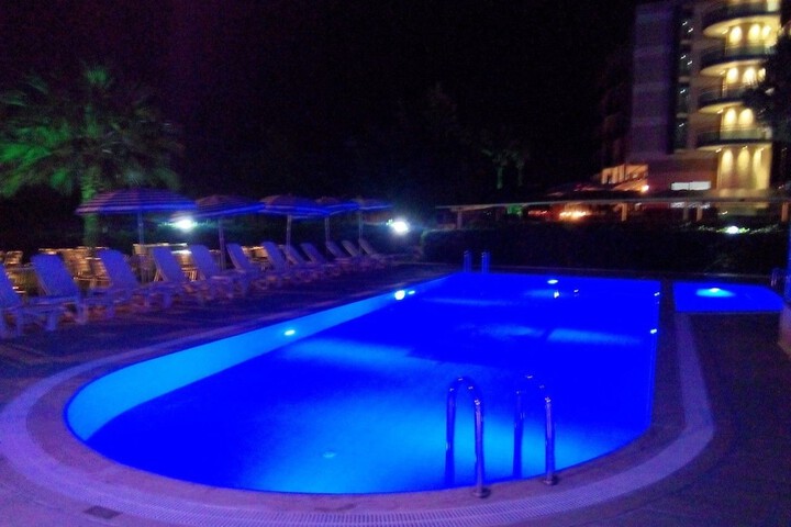 Hotel Pool
