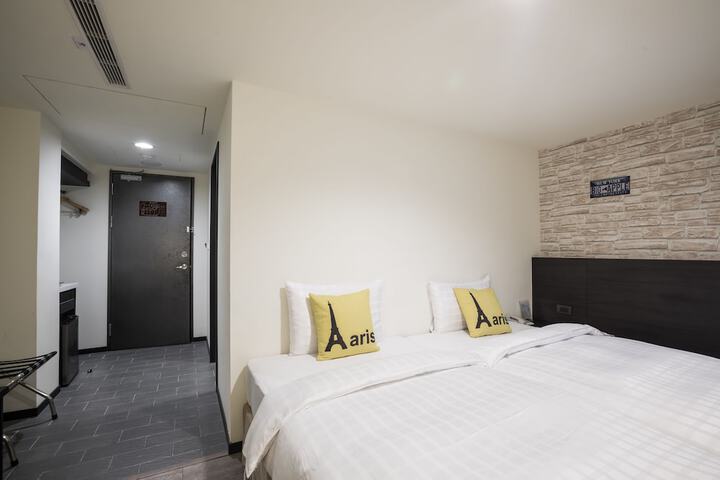Room 18 of 61