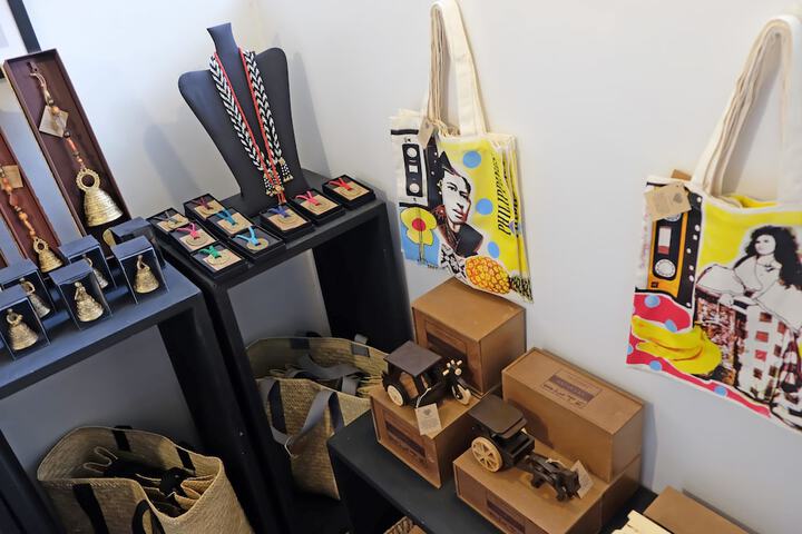 Gift Shop 54 of 78