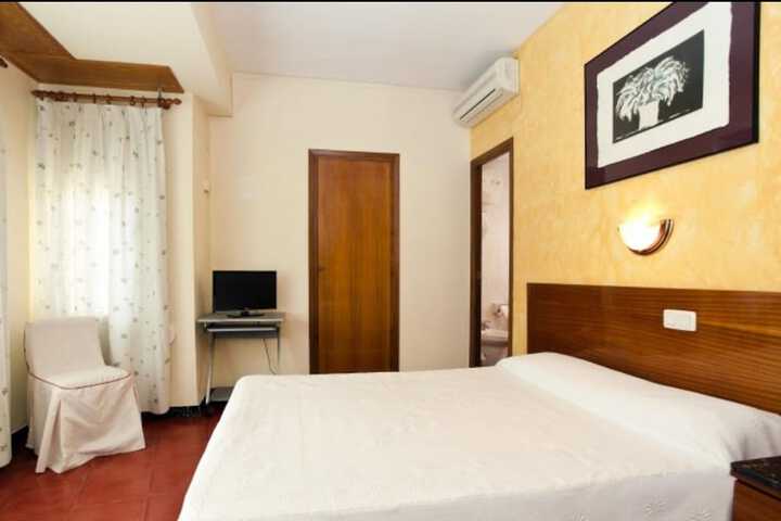 Room 7 of 17