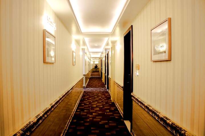 Ballroom/Hall 45 of 59